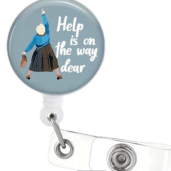 Mrs Doubtfire Help is on the way dear badge pull NEW - Picture 2 of 4